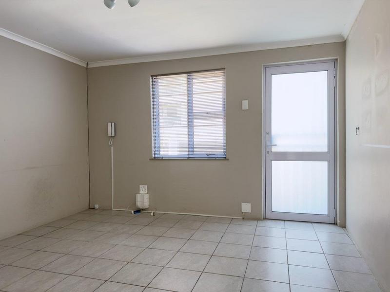 To Let commercial Property for Rent in Wynberg Western Cape